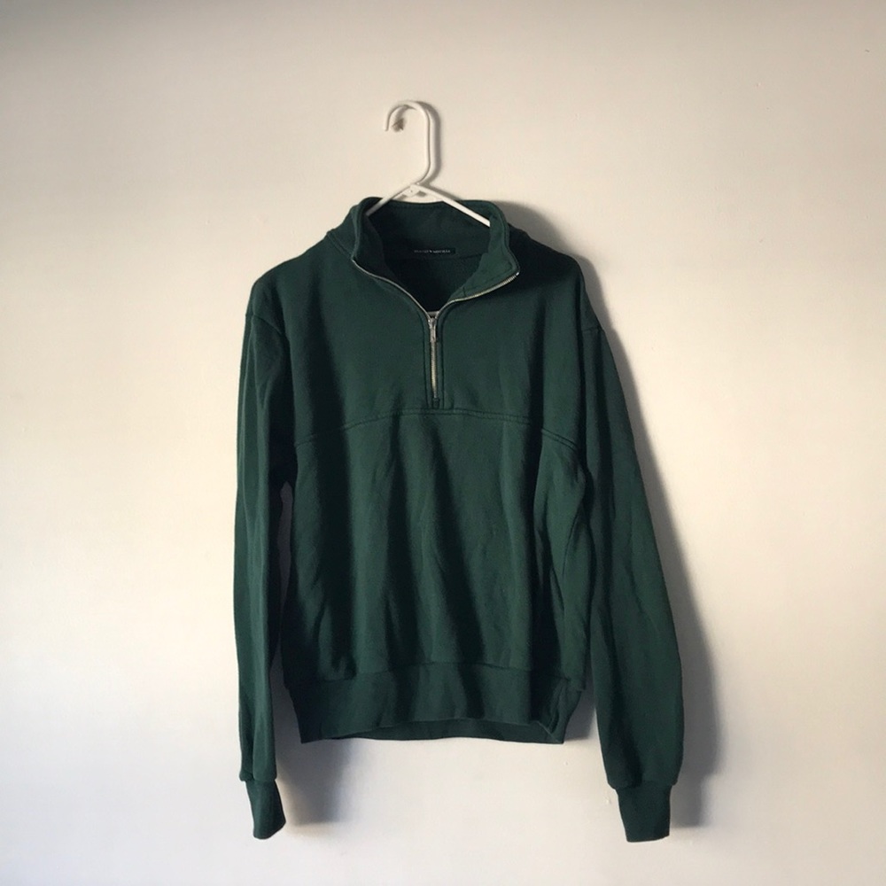 Brandy Melville sweatshirt size M